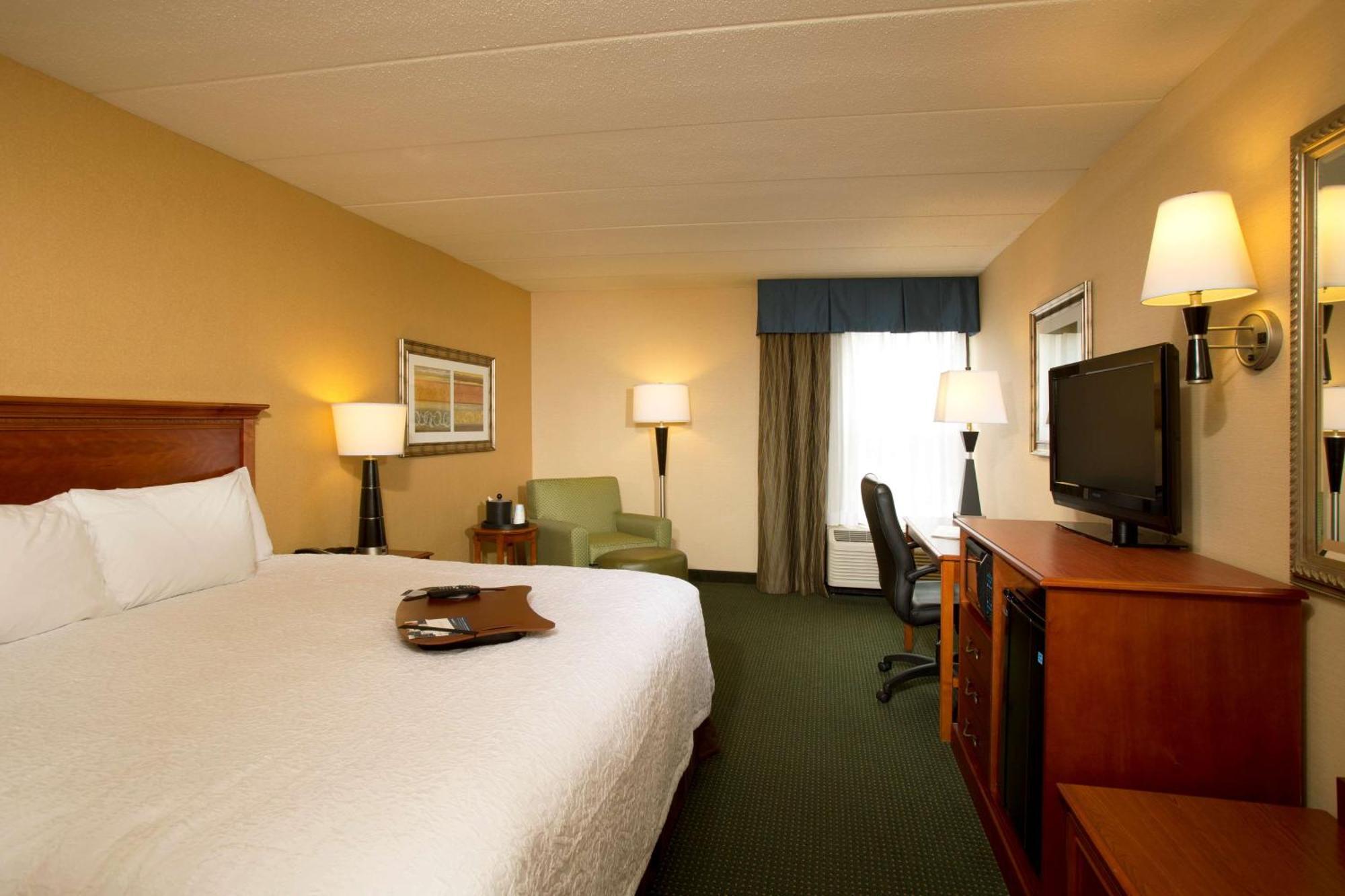 Hampton Inn Alexandria Exterior photo