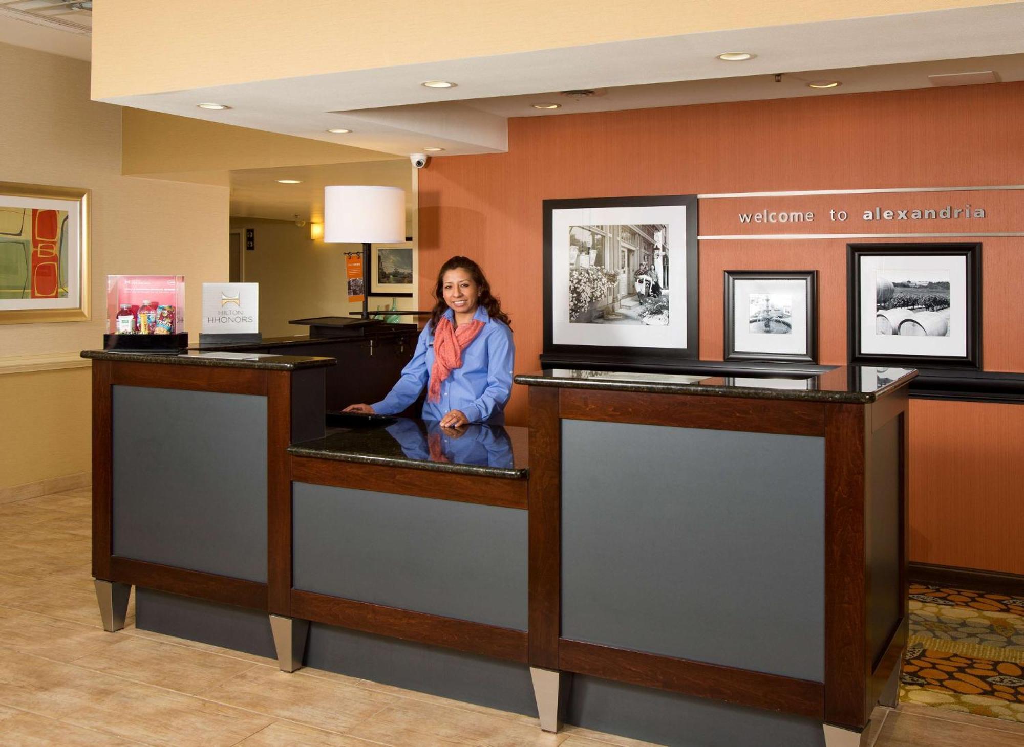 Hampton Inn Alexandria Exterior photo